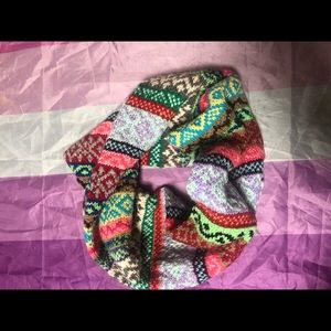 Knitted circle scarf. Hand made❤️small business